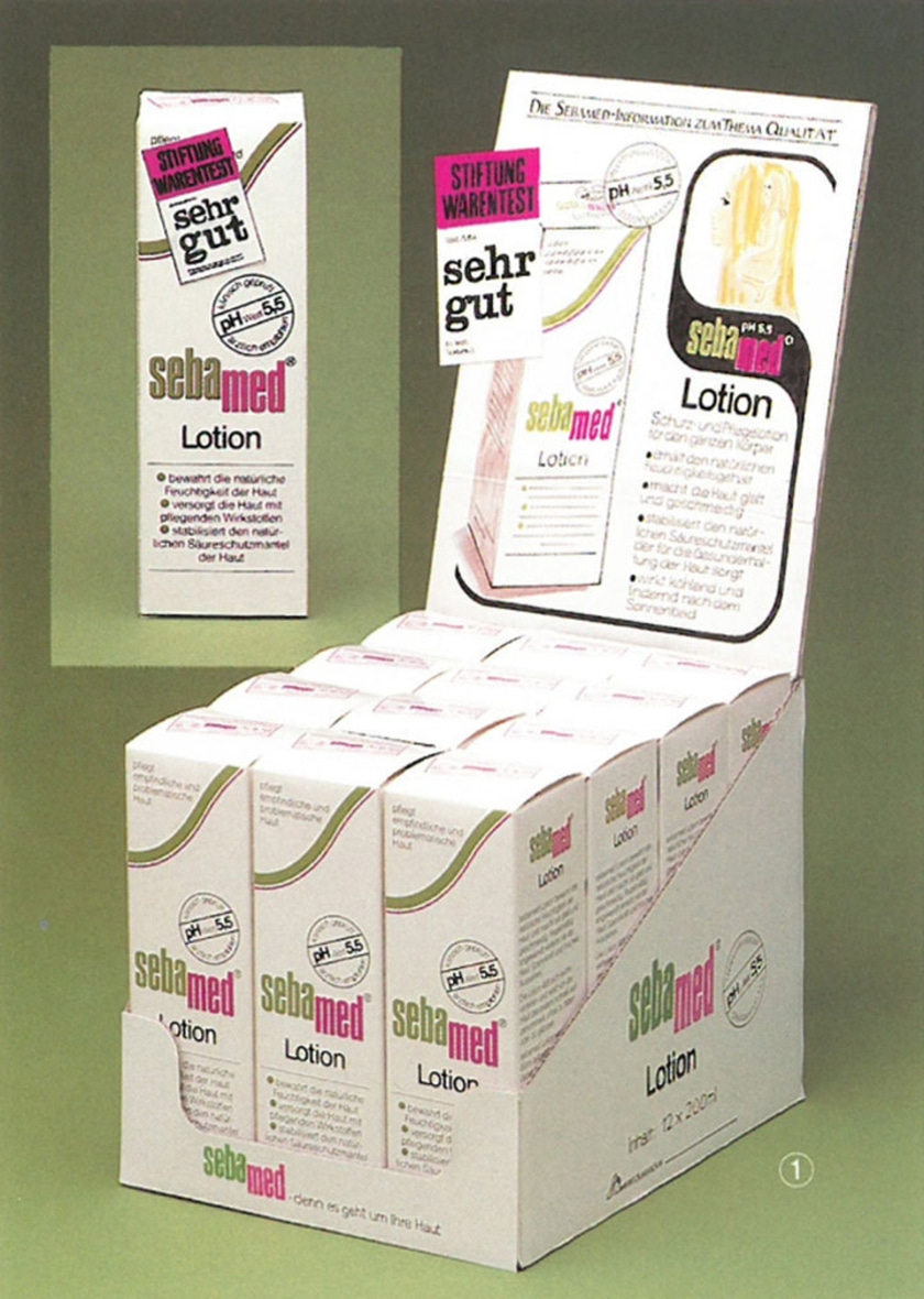 Sebamed Lotion Display mit 'sehr gut' Bewertung und pH 5.5.